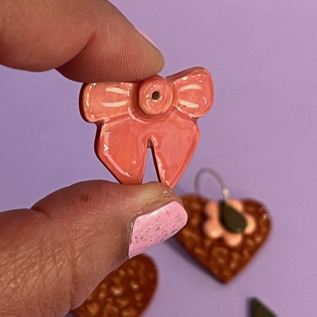 Atelier boucles d oreilles cermaique Fetiches à Lyon