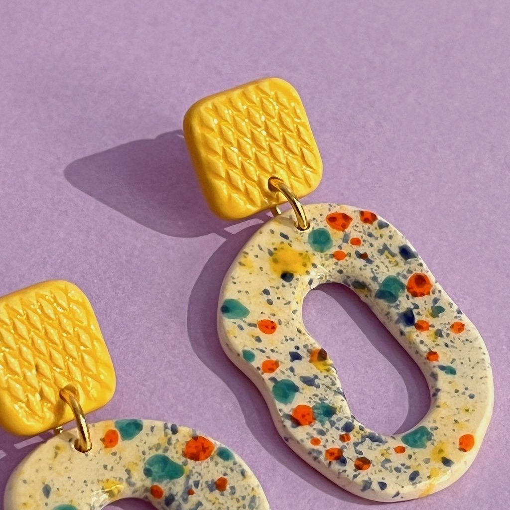 Atelier boucles d oreilles cermaique Fetiches à Lyon