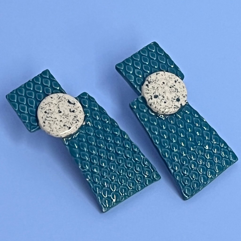 Atelier boucles d oreilles cermaique Fetiches à Lyon
